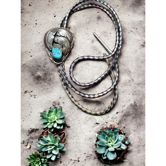 Old Vintage Southwestern/sterling silver and turquoise shadowbox bolo tie. - Picture 1 of 1